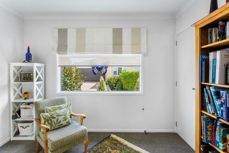 Photo of property in 10 Waitaha Close, Orewa, 0931