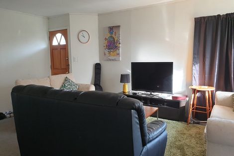 Photo of property in 82 Athena Drive, Totara Vale, Auckland, 0629