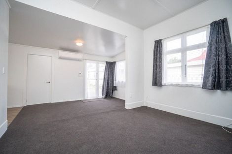 Photo of property in 17 Bourke Street, Palmerston North, 4410