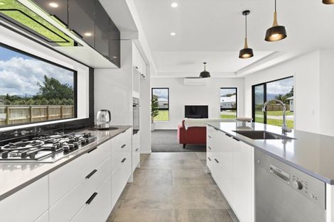 Photo of property in 17 Madison Street, Carterton, 5713