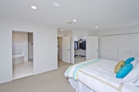 Photo of property in 1 Tay Street, Mount Maunganui, 3116