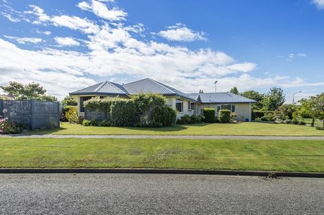 Photo of property in 4 Devon Crescent, Darfield, 7510