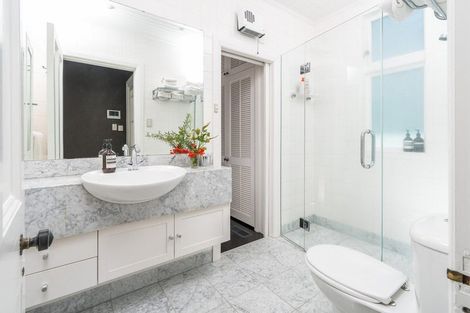 Photo of property in 165 Karori Road, Karori, Wellington, 6012