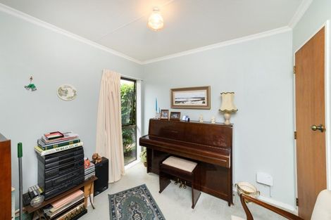 Photo of property in 20 Caulfield Place, Awapuni, Palmerston North, 4412