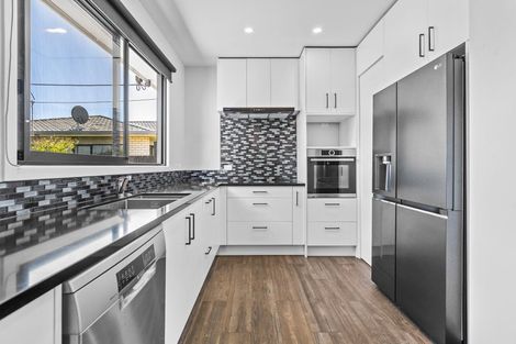 Photo of property in 49 Paynters Avenue, Strandon, New Plymouth, 4312