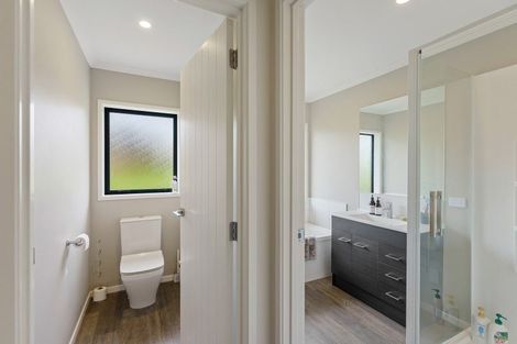 Photo of property in 40 Kristin Place, Manakau, Levin, 5573