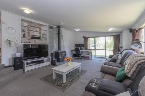 Photo of property in 14 Luke Place, Fairy Springs, Rotorua, 3015