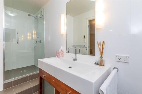 Photo of property in 312 Upper Harbour Drive, Greenhithe, Auckland, 0632