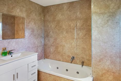 Photo of property in 18a Nicholson Avenue, Papatoetoe, Auckland, 2025