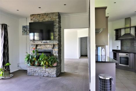 Photo of property in 14 Michael Bosher Way, Flat Bush, Auckland, 2019