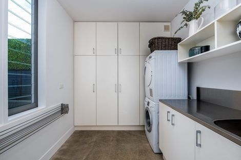 Photo of property in 33a Stanley Point Road, Stanley Point, Auckland, 0624