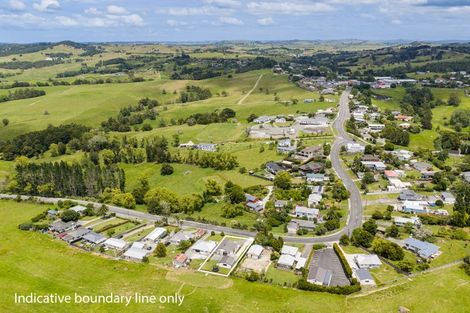 Photo of property in 28 Bickerstaffe Road, Maungaturoto, 0520