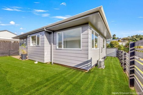 Photo of property in 1/58 Riversdale Drive, Merrilands, New Plymouth, 4312