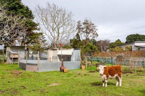 Photo of property in 421a South Road, Omata, New Plymouth, 4374