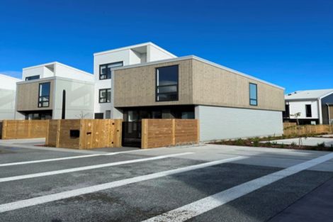 Photo of property in 2 Kamahi Place, Paraparaumu, 5032