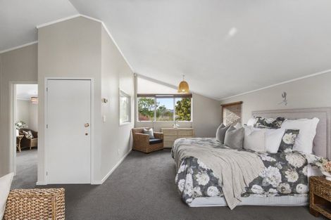 Photo of property in 4 Coulthard Terrace, Opaheke, Papakura, 2113