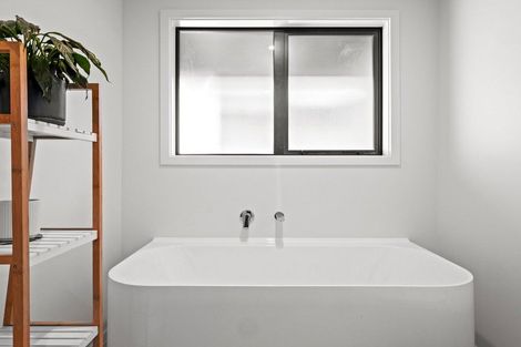 Photo of property in 16 Waterfowl Road, Jacks Point, 9371