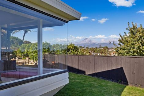 Photo of property in 13 Tamati Place, Merrilands, New Plymouth, 4312