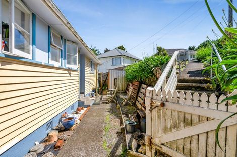 Photo of property in 21 Blackmore Street, Lynmouth, New Plymouth, 4310