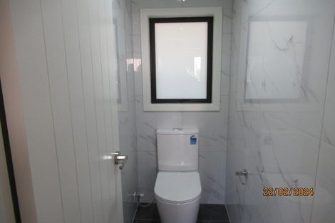 Photo of property in 15 Fernhaven Place, Massey, Auckland, 0614