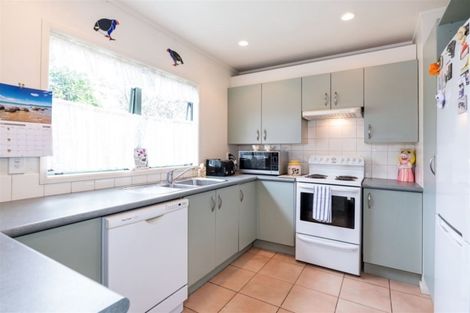 Photo of property in 10/485 Don Buck Road, Massey, Auckland, 0614