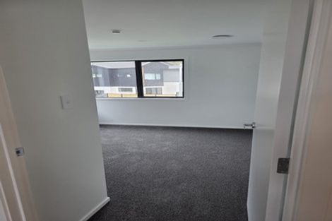 Photo of property in 3 Joseph Bolton Crescent, Wallaceville, Upper Hutt, 5018