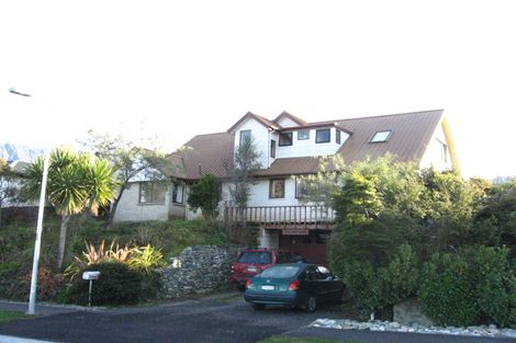 Photo of property in 67 Cedar Drive, Kelvin Heights, Queenstown, 9300