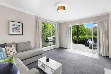 Photo of property in 2/5 Esher Place, Saint Martins, Christchurch, 8022