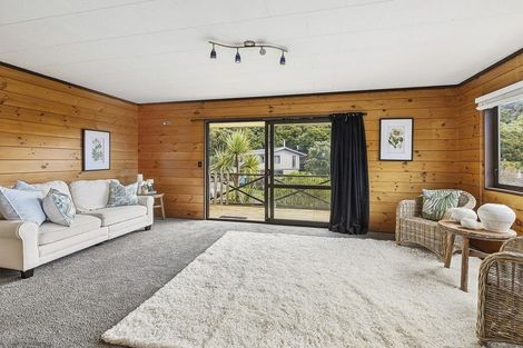 Photo of property in 68 Omapere Street, Whitby, Porirua, 5024