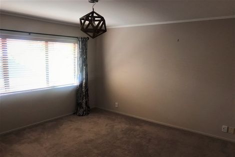 Photo of property in 3/27 Luplau Crescent, Cockle Bay, Auckland, 2014