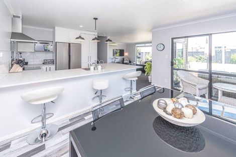 Photo of property in 13 Kamahi Street, Castlecliff, Whanganui, 4501