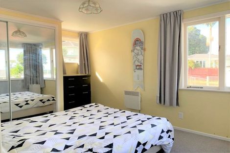 Photo of property in 15 Pikitea Road, Mangere Bridge, Auckland, 2022