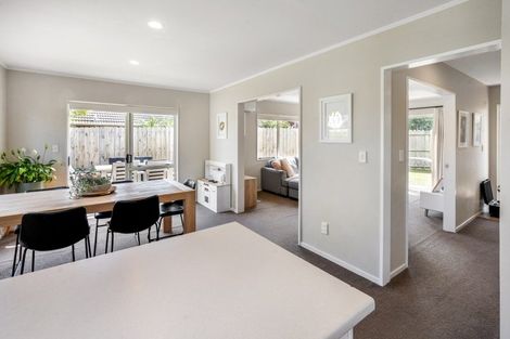 Photo of property in 1/96 Frank Nobilo Drive, Golflands, Auckland, 2013