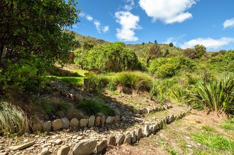 Photo of property in 30 Waimarama Street, Waikawa, Picton, 7220