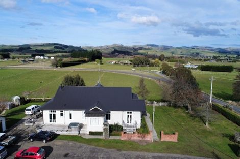 Photo of property in 183 Cowper Road, Dannevirke, 4976