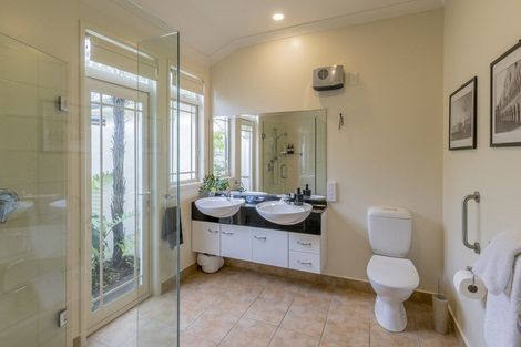 Photo of property in 19 Quadrant Heights, Paraparaumu, 5032