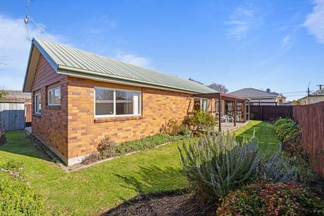 Photo of property in 2/28 Hay Street, Bromley, Christchurch, 8062