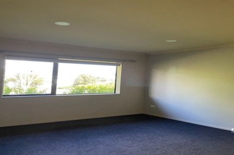 Photo of property in 8 Frank Knight Place, Waiuku, 2123