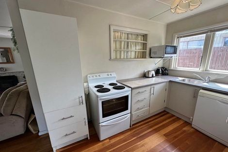 Photo of property in 28 Gavin Road, Raumati Beach, Paraparaumu, 5032