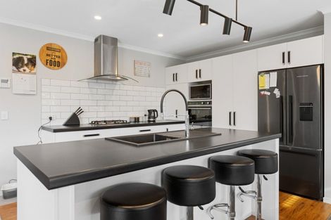 Photo of property in 22 Dreaver Drive, Waitara, 4320