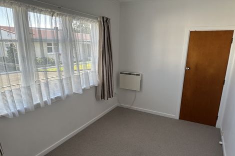Photo of property in 18 Saulbrey Grove, Woburn, Lower Hutt, 5010