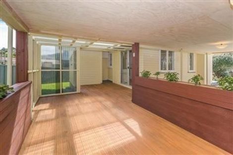 Photo of property in 8 Brazier Grove, Paraparaumu, 5032