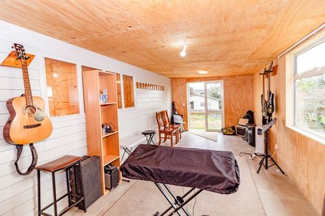 Photo of property in 98 Matai Street, Castlecliff, Whanganui, 4501