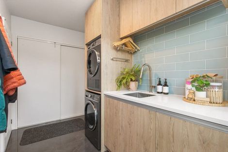 Photo of property in 28 Highcrest Heights, Westmorland, Christchurch, 8025