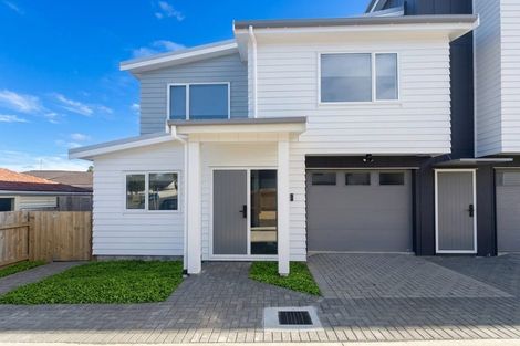 Photo of property in 23a Crosby Road, West Harbour, Auckland, 0618