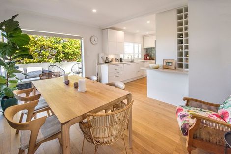 Photo of property in 2/41 Merani Street, Narrow Neck, Auckland, 0622