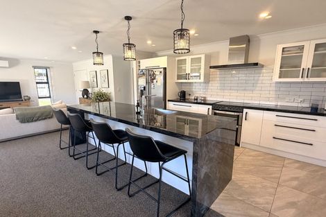 Photo of property in 8 Cherry Place, Maewa, Feilding, 4702