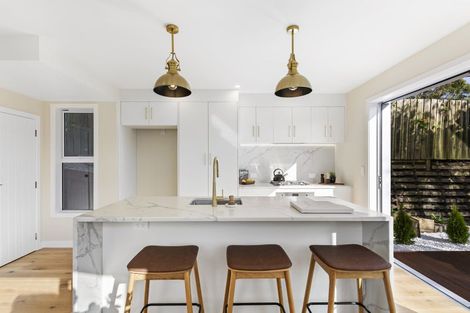 Photo of property in 1 Pinnacle Street, Seatoun, Wellington, 6022