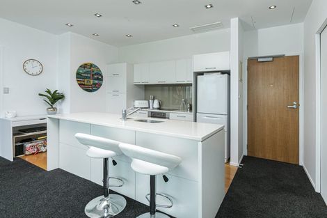 Photo of property in Sentinel Apartments, 905/3 Northcroft Street, Takapuna, Auckland, 0622