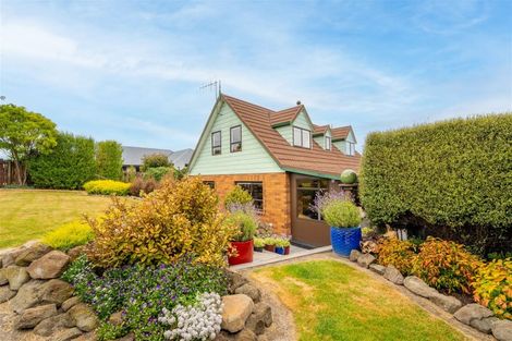 Photo of property in 15 Leven Street, South Hill, Oamaru, 9400